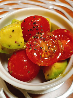 簡単うまい♪アボカドとトマトのマリネ☆★-レシピのメイン写真