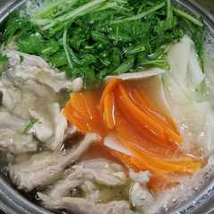 รูปของ 水菜とせせりの野菜鍋