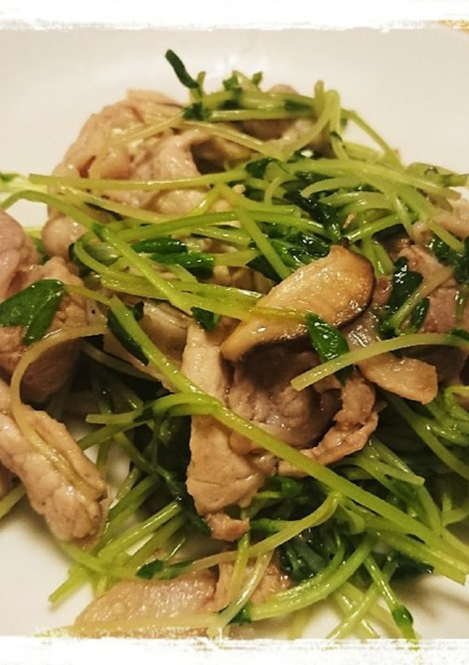 豆苗と豚こまと椎茸炒め-レシピのメイン写真