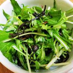 รูปของ 水菜のピリ辛塩こんぶ和え