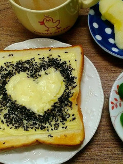 黒胡麻チーズトースト♡-レシピのメイン写真
