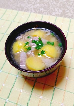じゃが芋と豚肉の味噌汁-レシピのメイン写真