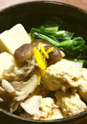 柚子鶏団子、ふだん草、茸、高野豆腐の煮物-レシピのメイン写真