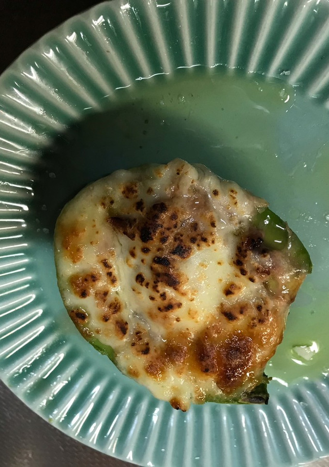 簡単 アボカドのチーズ焼き イカの塩辛編-レシピのメイン写真