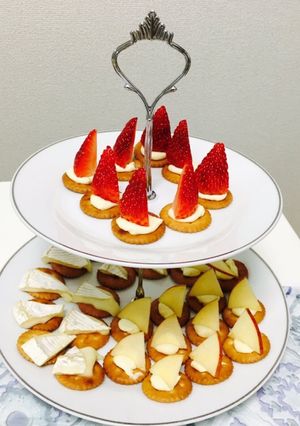 チーズ＆フルーツクラッカー☆苺とりんご-レシピのメイン写真