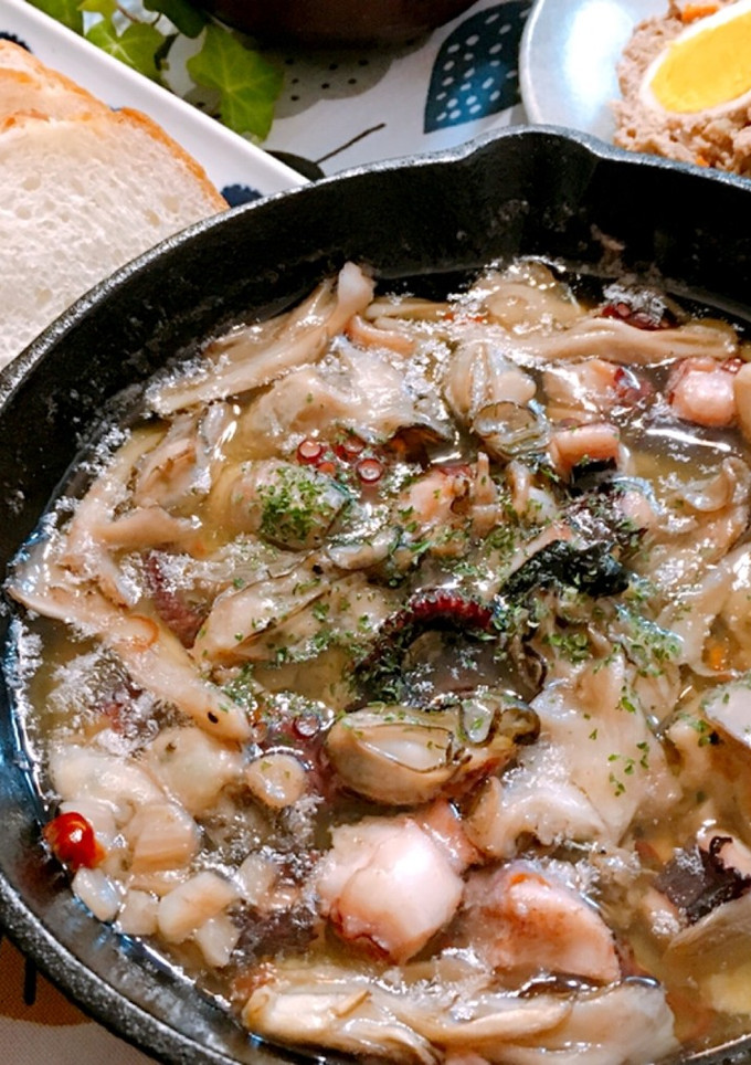 米油で牡蠣とタコの和風アヒージョ-レシピのメイン写真