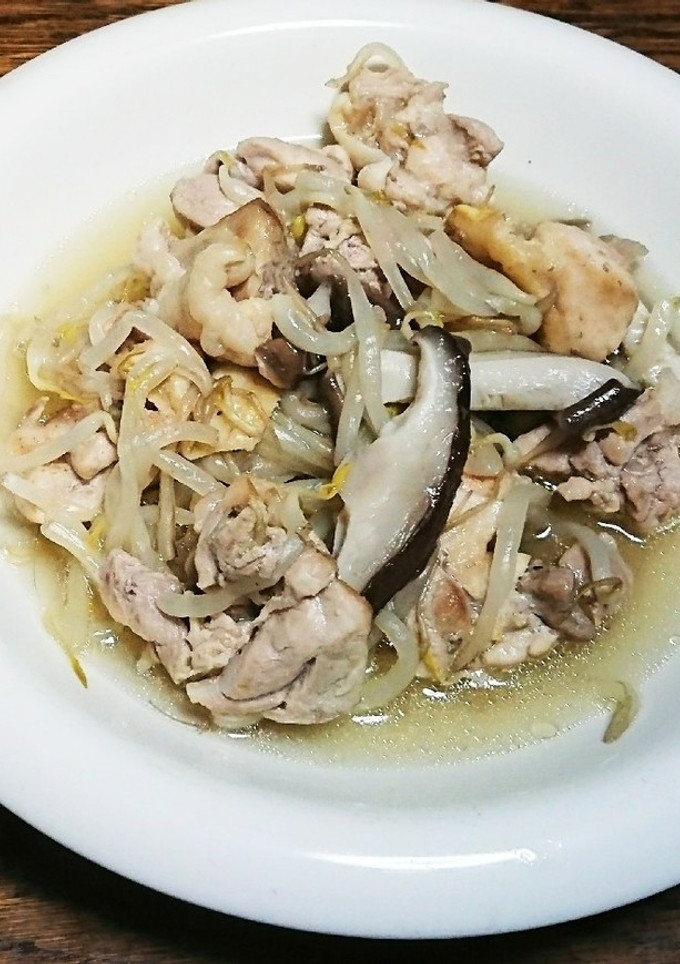 鶏ももと椎茸ともやしの塩胡椒炒め-レシピのメイン写真
