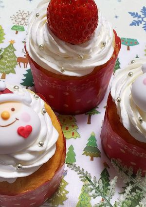 クリスマス☆ホワイトショコラカップケーキ-レシピのメイン写真