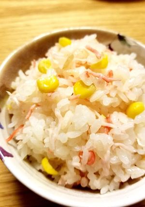 子供も♡カニカマとコーンの炊き込みご飯-レシピのメイン写真