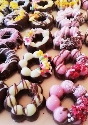 バレンタインに♪可愛すぎるドーナツチョコ-レシピのメイン写真
