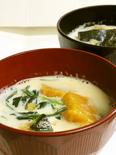 冬至にも♪カボチャほうれん草の豆乳みそ汁-レシピのメイン写真