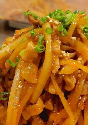 やみつき！大根の皮で旨辛コチジャン炒め-レシピのメイン写真