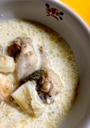 トロトロねぎと鶏手羽元の豆乳スープ煮込み-レシピのメイン写真