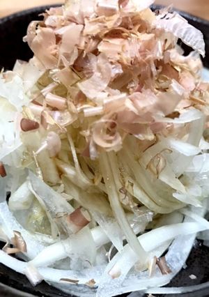 玉葱のスライス鰹節のせ-レシピのメイン写真