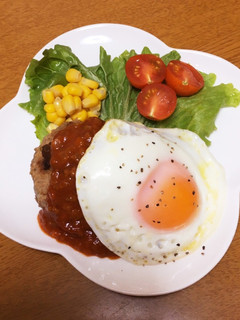 ロコモコ風☆目玉焼きハンバーグ-レシピのメイン写真