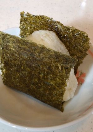 サバ缶で、ふんわり鯖マヨおにぎり！-レシピのメイン写真