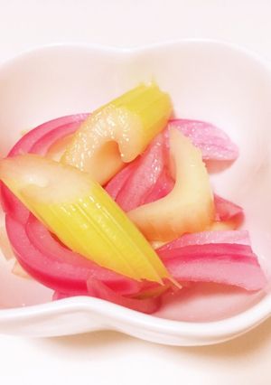 紫玉ねぎとセロリの甘酢漬け-レシピのメイン写真