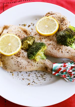 骨付き鶏もも肉のハーブ塩蒸しレモンソース-レシピのメイン写真