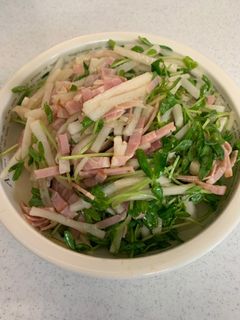 大根と豆苗、ベーコンのサラダ-レシピのメイン写真