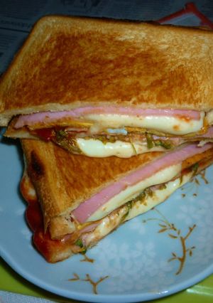 ハム&チーズ・オムレツのホットサンド-レシピのメイン写真