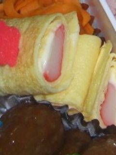 お弁当・おつまみに『カニカマの玉子巻き』-レシピのメイン写真
