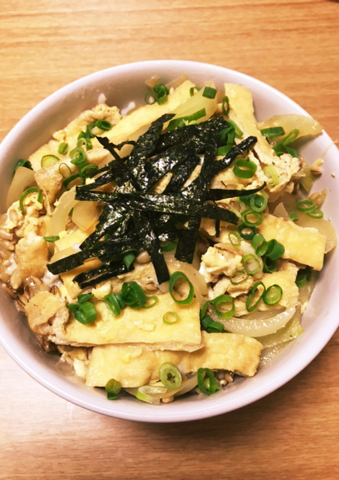 腸まで届く油揚げと玉ねぎの卵とじ丼-レシピのメイン写真