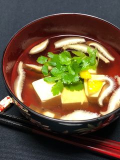 豆腐と椎茸のお吸い物*柚子と三つ葉で-レシピのメイン写真