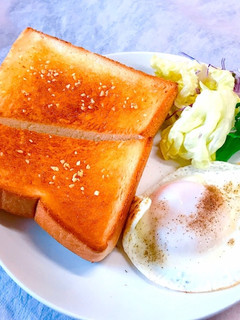 これもいいかな?粗挽きガーリックトースト-レシピのメイン写真