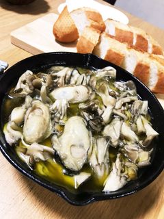 牡蠣と舞茸のアヒージョ-レシピのメイン写真