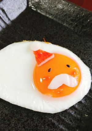 半熟目玉焼きのサンタクロース-レシピのメイン写真