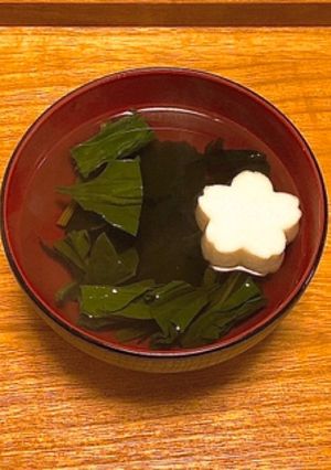 簡単☆型抜きはんぺんで☆手抜きなお吸い物-レシピのメイン写真