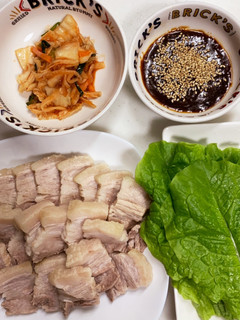 茹で豚をサンチュとキムチと合わせ味噌で★-レシピのメイン写真