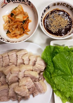 茹で豚をサンチュとキムチと合わせ味噌で★-レシピのメイン写真