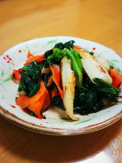 ほうれん草ニンジン竹輪のバター醤油炒め-レシピのメイン写真