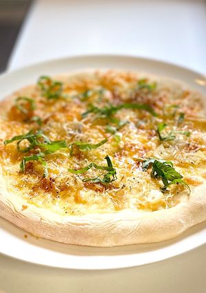 手捏ね！じゃこと大葉のにんにくチーズピザ-レシピのメイン写真