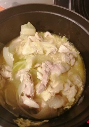 ストウブでキャベツと鶏肉の煮込み-レシピのメイン写真