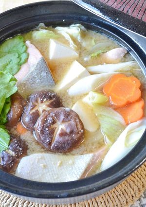 鮭と冬野菜たっぷり！簡単石狩鍋♪-レシピのメイン写真