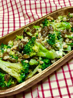 ブロッコリーと胡桃レーズンサラダ★お弁当-レシピのメイン写真