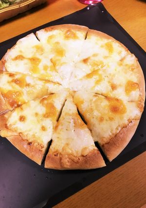 チーズたっぷりピザ-レシピのメイン写真
