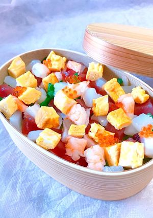 刺身が残ったら宝石箱みたい海鮮チラシ寿司-レシピのメイン写真