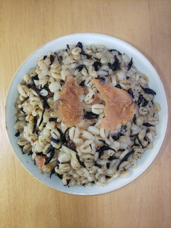 100%押し麦の梅ひじき麦飯-レシピのメイン写真