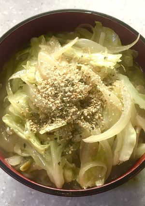 キャベツの塩ラーメンに玉ねぎ-レシピのメイン写真