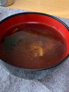 玉ねぎとわかめの味噌汁-レシピのメイン写真