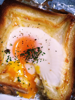 目玉焼きのっけトースト-レシピのメイン写真