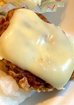 【離乳食後期9ヵ月〜】チーズハンバーグ-レシピのメイン写真