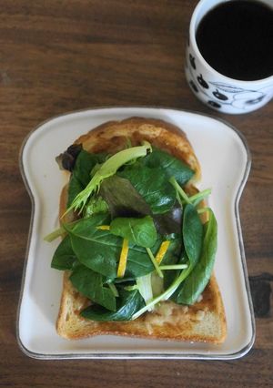 甘酒みそで作る、新感覚のサラダ風トースト-レシピのメイン写真