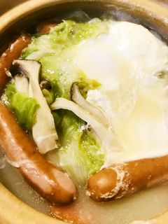 洋風鍋●レタス1玉とソーセージの豆乳鍋-レシピのメイン写真