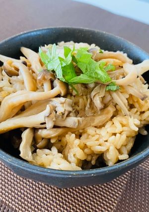 まな板も使わず舞茸としめじの炊き込みご飯-レシピのメイン写真