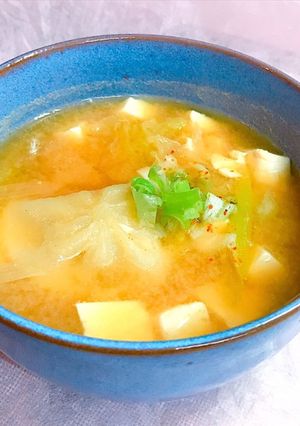 冷蔵庫の残り物と小籠包をお味噌汁に♪-レシピのメイン写真