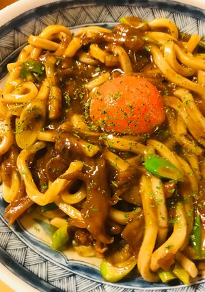あまったカレーで●卵のせカレー焼きうどん-レシピのメイン写真